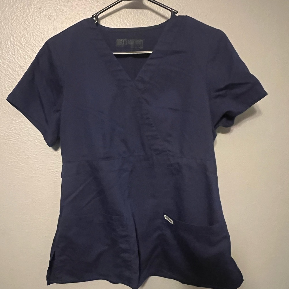 Greys Anatomy medium scrub top